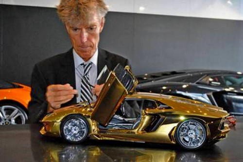 Lamborghini Aventador LP 4-700 из золота